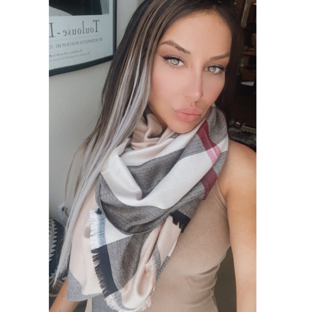 NWT BURBERRY Large Check Soft Pink Lightweight Silk Cashmere Scarf Wrap Beige